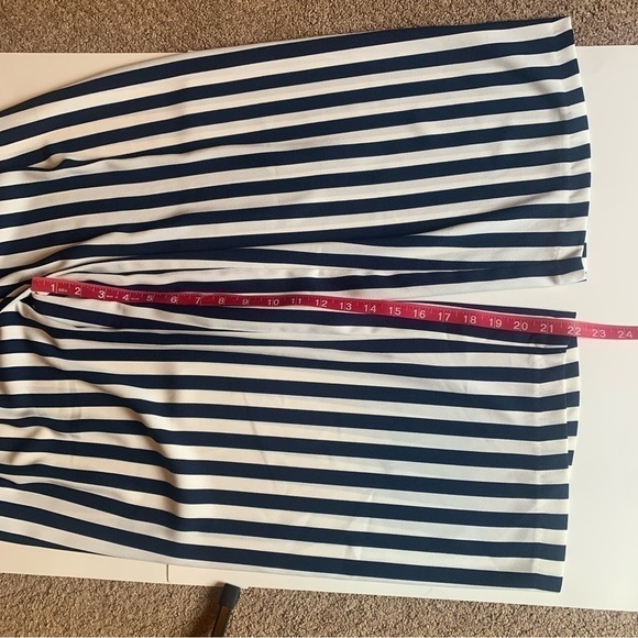 Zara Basic Navy Blue and White Striped, Wide Leg Culottes. Size S - Picture 5 of 6